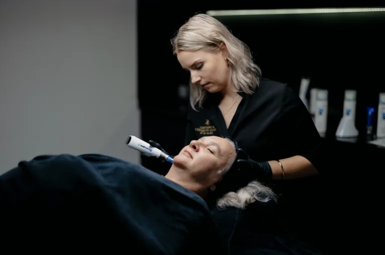 Dermapen microneedlingbehandeling bij Amsterdam Cosmetic Clinic
